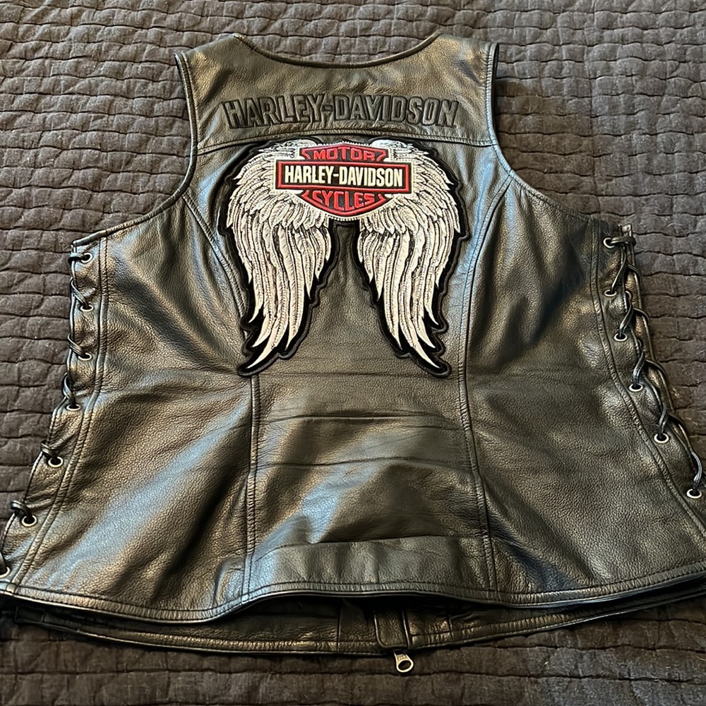 Women’s Harley Davidson leather vest - Picture 2 of 7